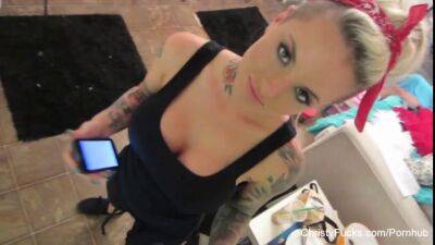 Behind the scenes with tatted starlet Christy Mack on sexyblondegirl.com